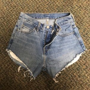 X-Small/ 25 High Waisted Levi's Denim Shorts